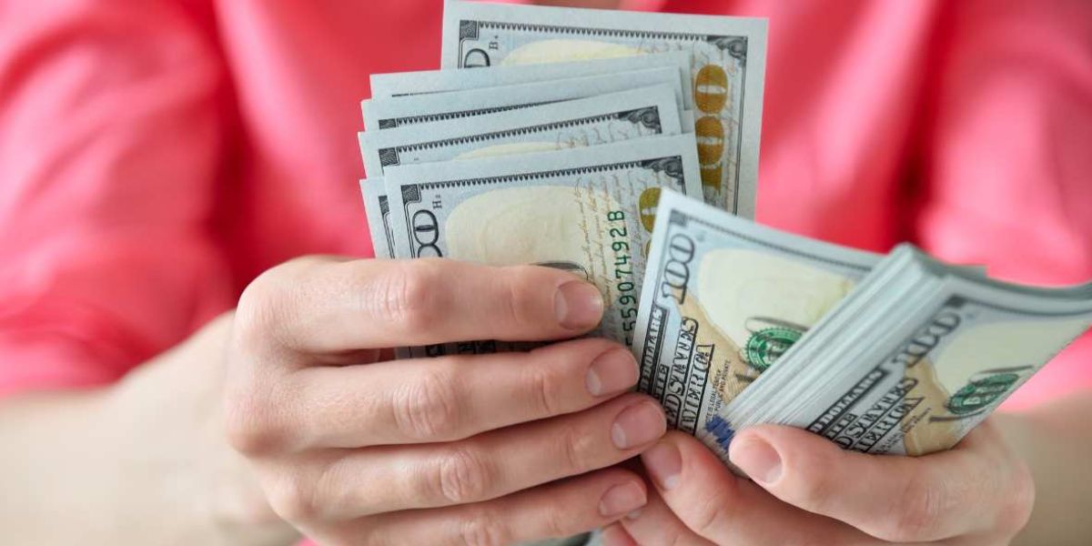 IRS Sending $2,600 to Hawaiians Check If You’re On the List!
