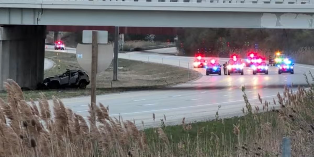Jeep slammed into bridge on I-275 killing Driver on the spot in Wayne County
