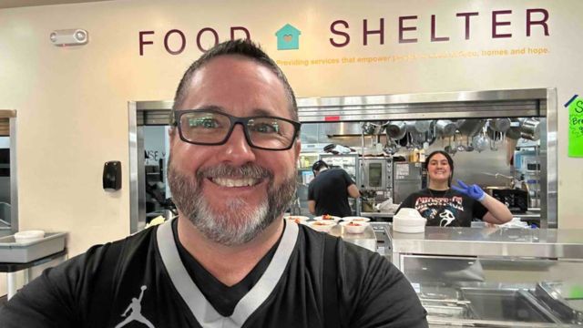 Diagnosed with Cancer, Texas Man Set Out to Volunteer in All 50 States
