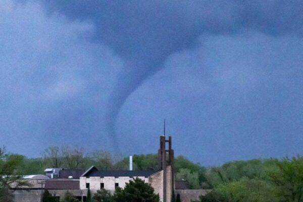 NWS warns of supercells, large Hail, and Tornado risk early this Week NWS warns of supercells, large Hail, and Tornado risk early this Week (2)