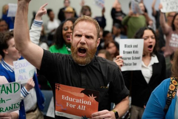 Tennessee GOP Pushes to Bar Undocumented Children from Public Schools
