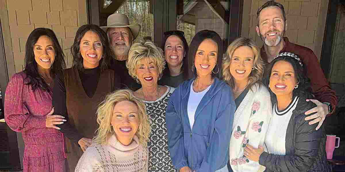 ‘No Joy Like That Moment’: 8 Siblings Make Mom’s 70th Birthday Unforgettable