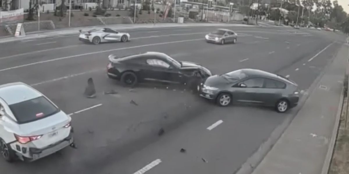 Corvette driver still at large after Mustang crashes in street race incident in Vacaville