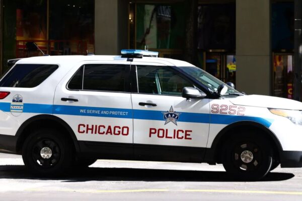 Deadly crash in Chicago leaves 2 women dead, infant fighting for life