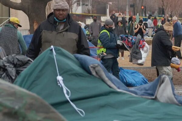 Democrats and Republicans Unite on Youth Homelessness Bill Amid Growing Crisis