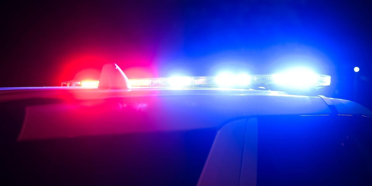 Driver going wrong way on I-64 hits multiple vehicles, tries to flee before arrest in Louisville