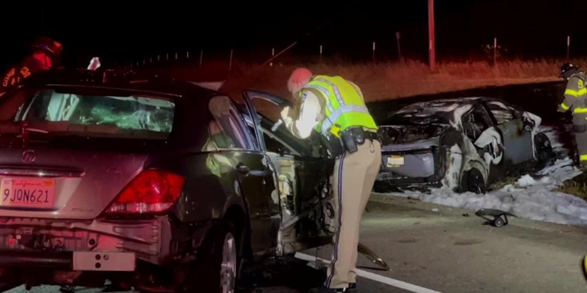 Electric car catches fire after crash; 2 killed in fiery head-on crash in Contra Costa county