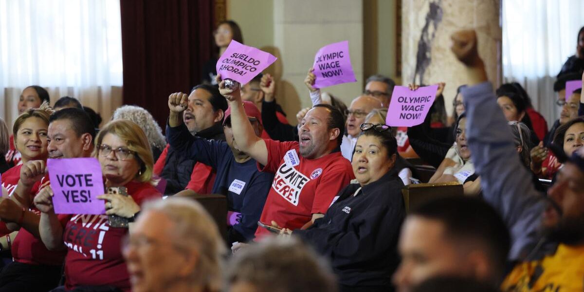 Los Angeles council poised to approve $30 hotel minimum wage amid industry pushback