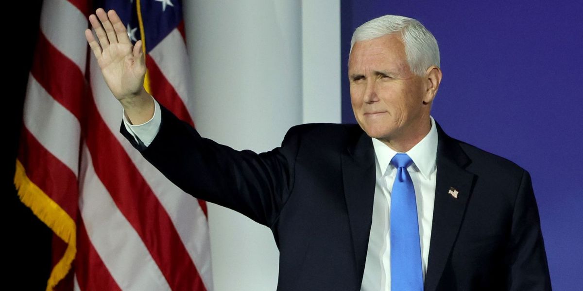 Mike Pence Receives JFK ‘Profile in Courage’ Award from Kennedy Family