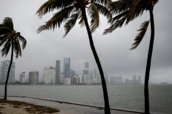 Severe weather targets Central and Eastern US, Tornadoes possible in populated areas