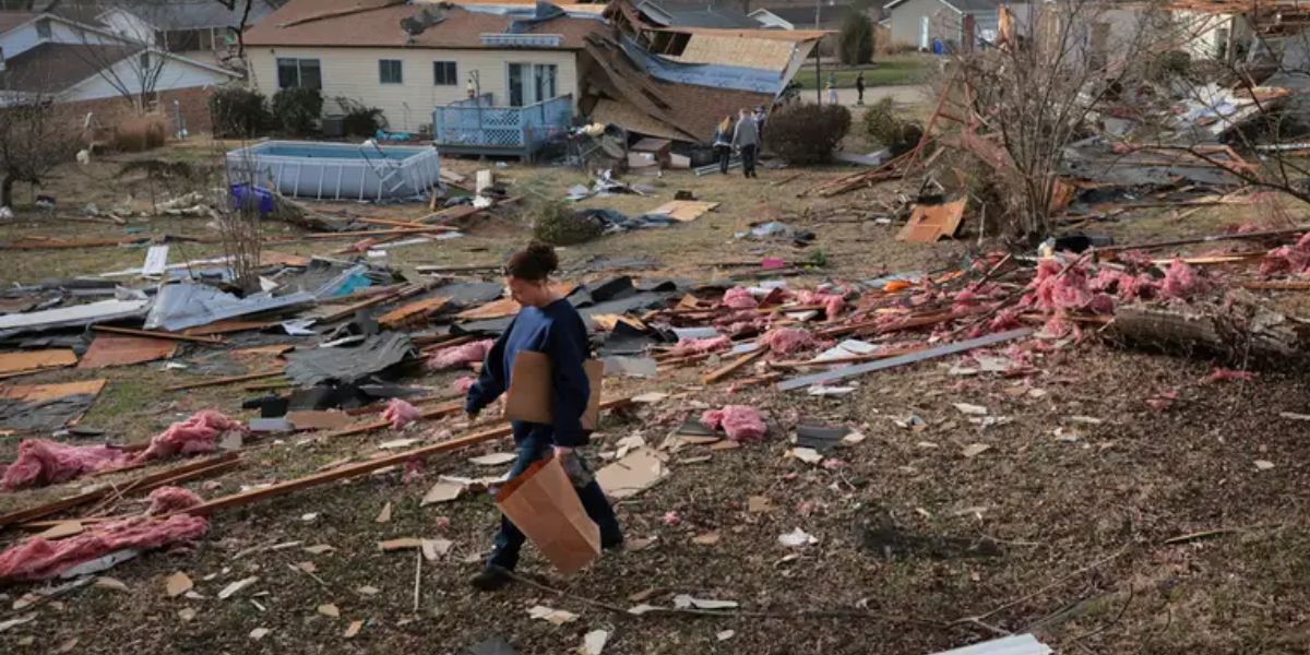 Tornado Outbreak in Missouri 5 Dead, Over 5,000 Homes Damaged Near St. Louis