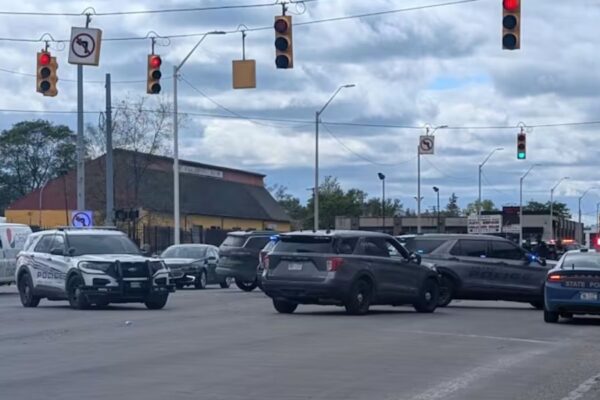 Two suspects hospitalized after crashing into school bus during Detroit chase