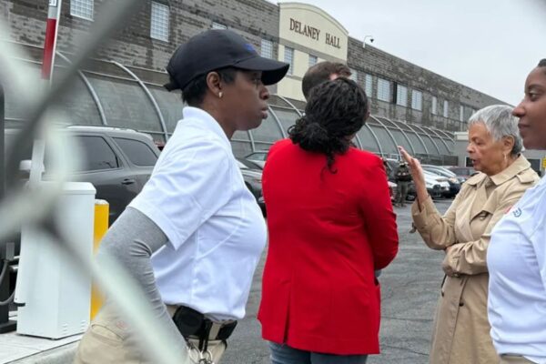 White House Criticizes Democrats for Entering ICE Facility Without Authorization