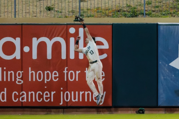 Alabaster native Logan Braunschweig named college Gold Glove finalist for UAB