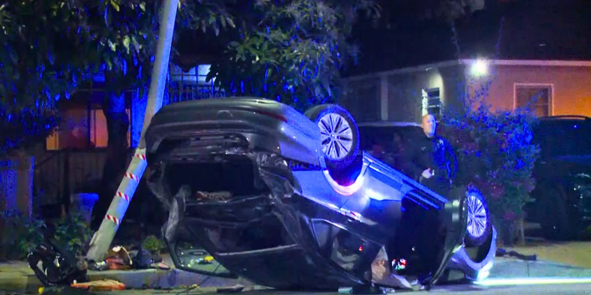 Driver arrested for DUI after late-night rollover crash in Los Angeles