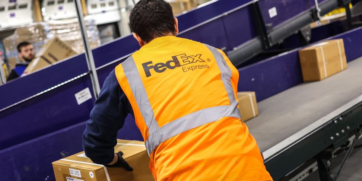 FedEx laying off hundreds in Fort Worth as contract shifts to new provider