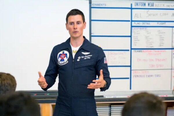 Former U.S. Fighter Pilot Says He Nearly Collided With UFO in Harrowing Encounter