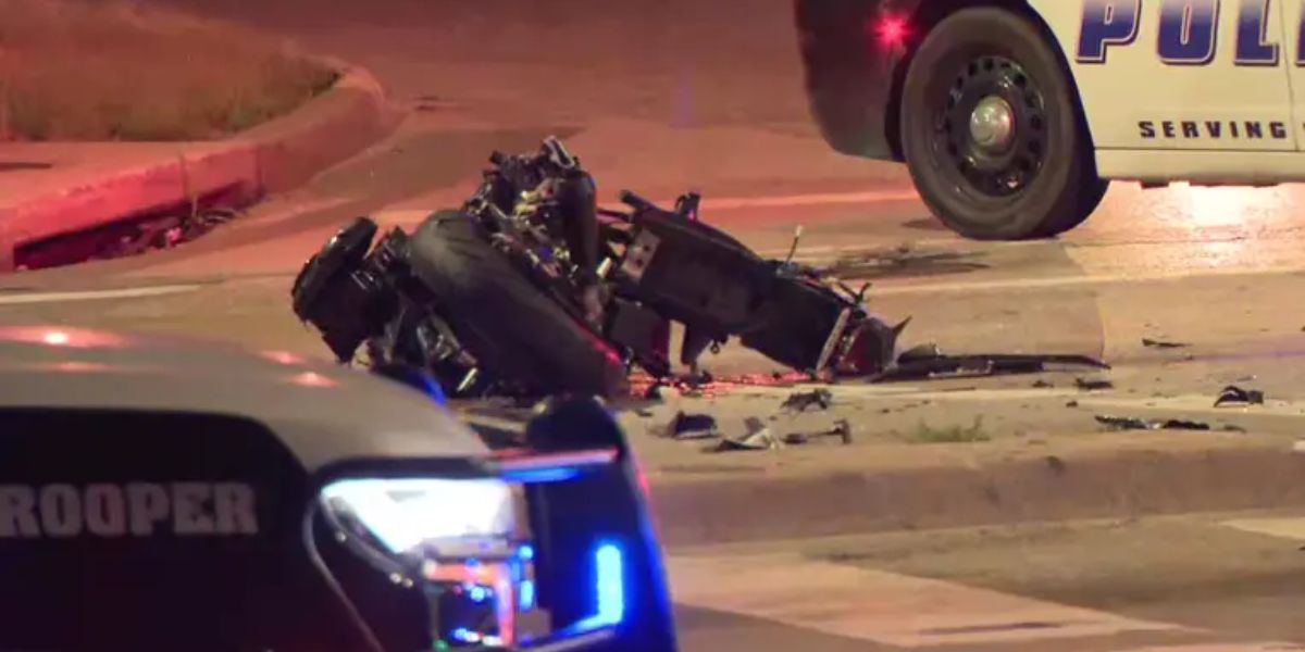 High-speed TxDPS pursuit ends in crash; motorcyclist injured - Dallas Police