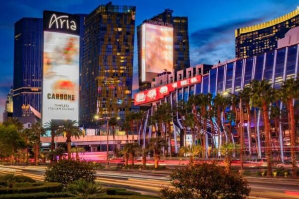 Las Vegas Hotel Criticized After Guest Charged Heavily for Bottle of Water