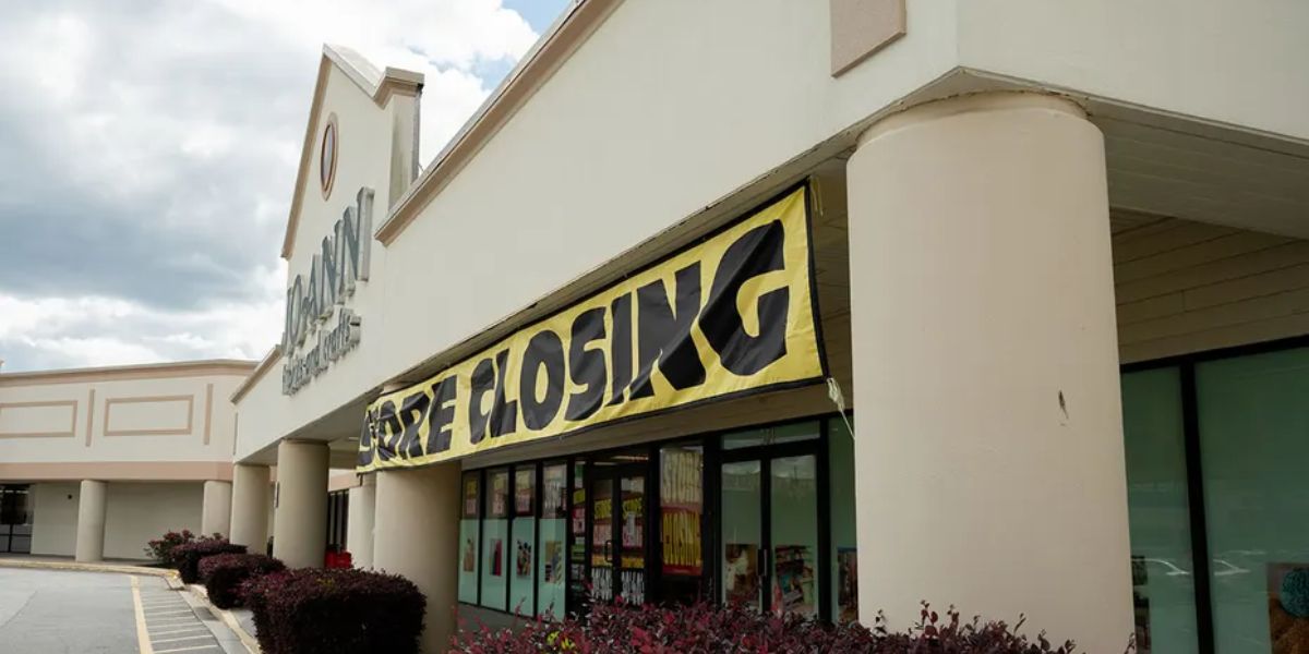 Massive Retail Layoffs Hit Joann, Macy's Amid 274% Surge in 2025