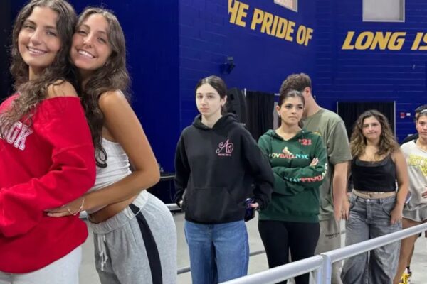 NY High School Celebrates Unusual Milestone with 15 Twin Pairs Graduating NY High School Celebrates Unusual Milestone with 15 Twin Pairs Graduating