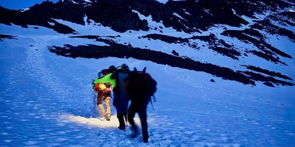 New York Hikers Survive Lightning Strike on Colorado Peak, Airlifted in Record Rescue