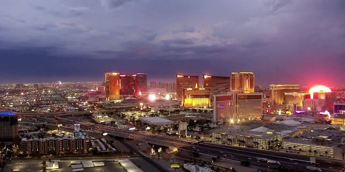 Severe thunderstorm hits northeast Las Vegas with wind, rain, and lightning