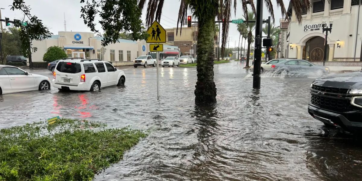 Stalled Front Over Florida Brings Heavy Rain, Flash Flooding Threatens Region