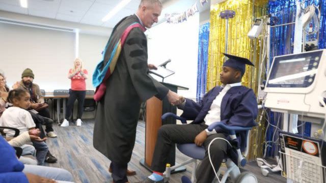 Teen Waiting for Heart Transplant Misses Graduation, Hospital Hosts Ceremony