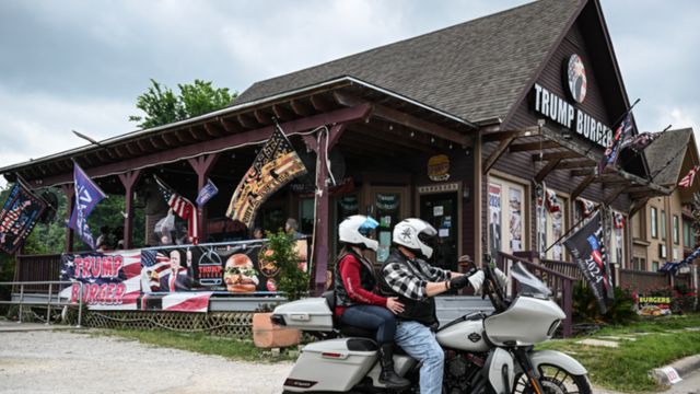 Trump Burger Chain Gains Traction in Texas Amid Mixed Reactions