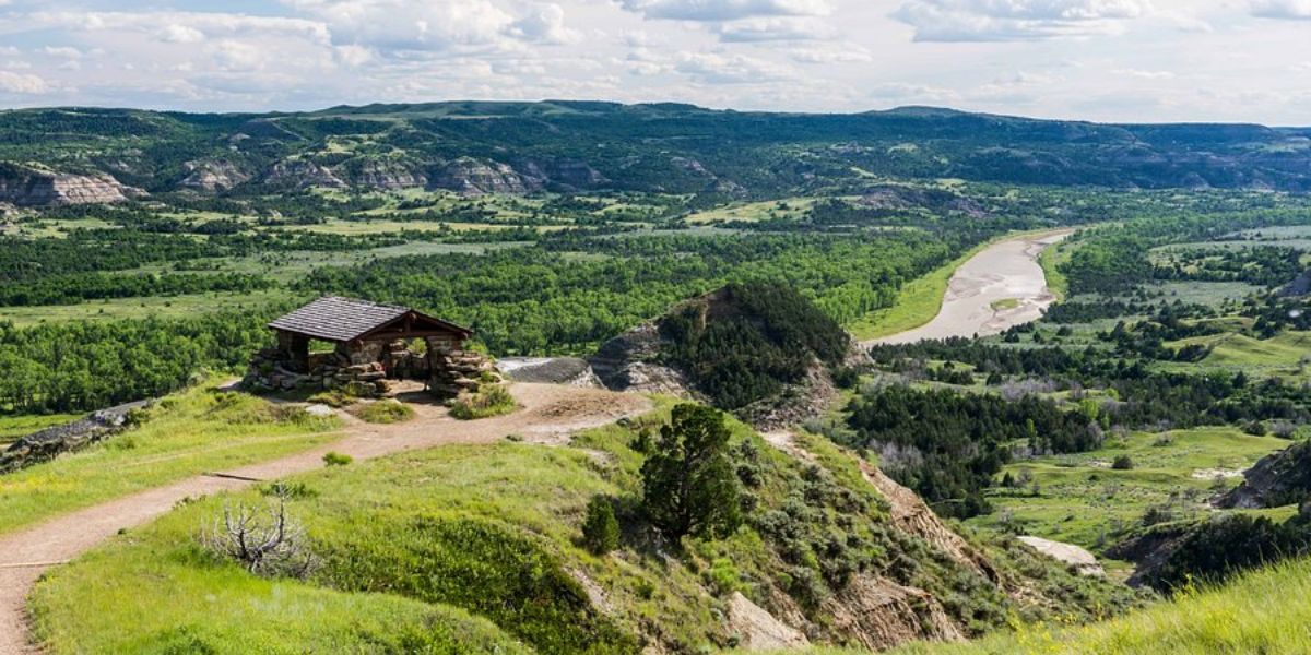 North Dakota’s Top 10 Rock Formations That Make the Tough Trek Worthwhile