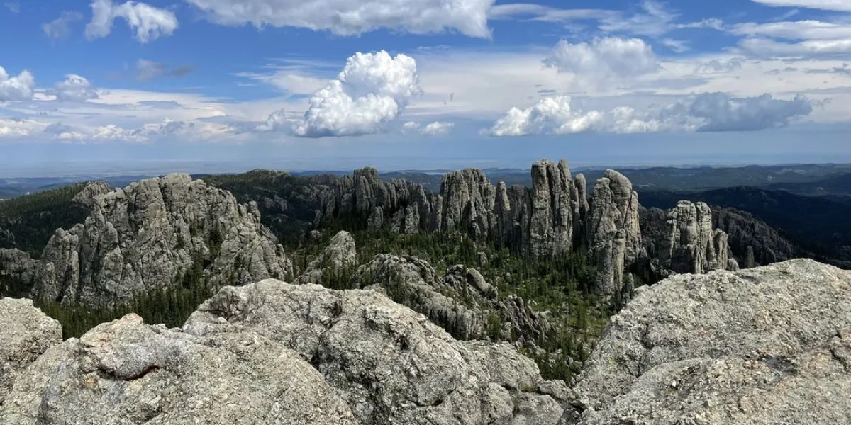 10 Must-See Rock Formations in South Dakota Worth the Drive and Hike