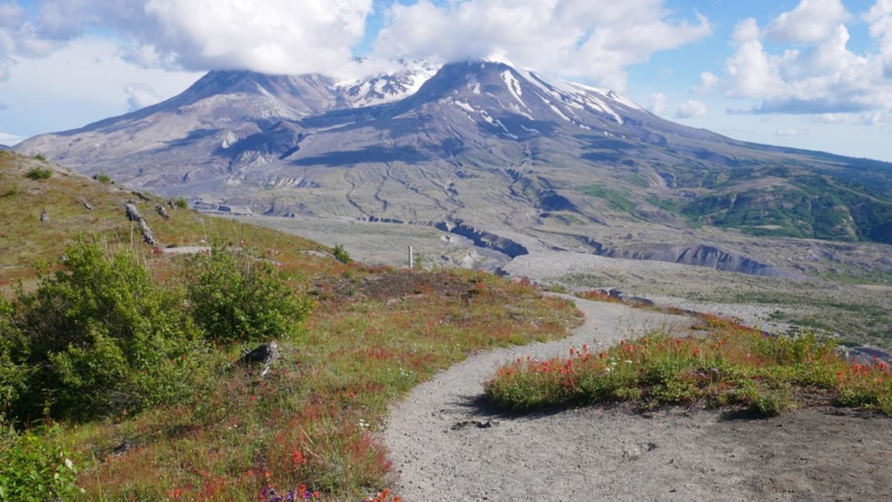 Mount St. Helens Ranked Among Most Dangerous U.S. Tourist Attractions for 2025