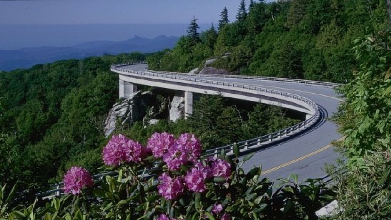 Virginia’s Blue Ridge Parkway Ranked Among Most Dangerous Tourist Attractions in the U.S.