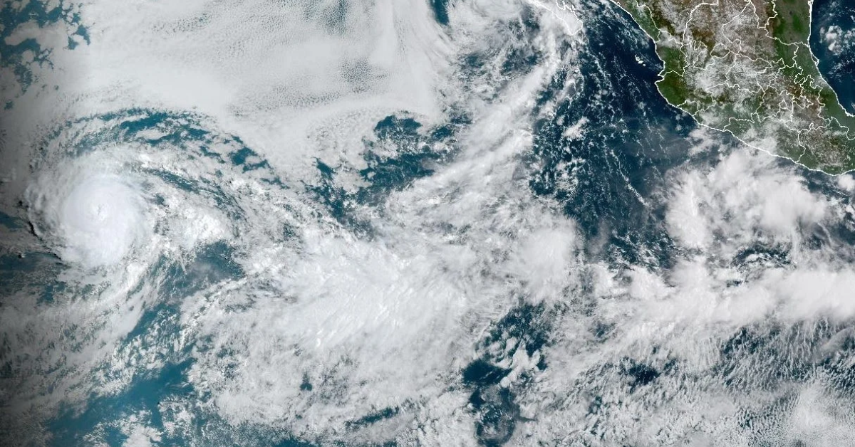 South Texas Faces Scattered Strong Storms and Flood Risk Due to Weak Cold Front and Tropical Moisture